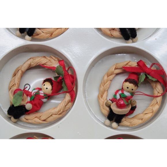 Vintage Elves in Raffia Wreaths Christmas Ornaments Set of 6 in Original Box - Picture 3 of 10